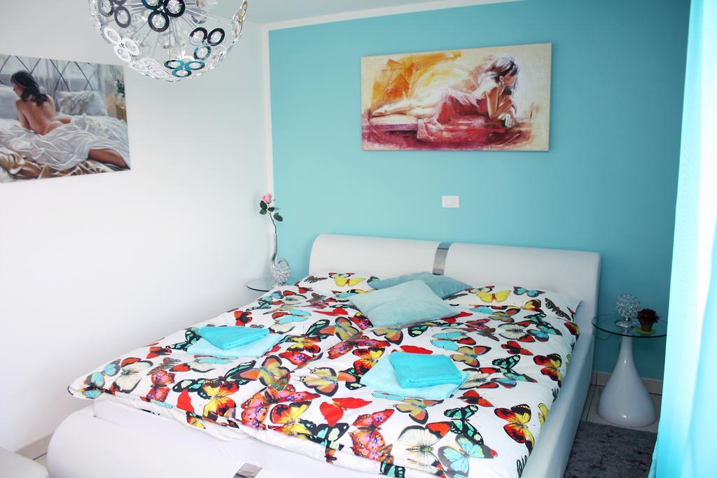 Apartments Villa Lili Umag Oda fotoğraf