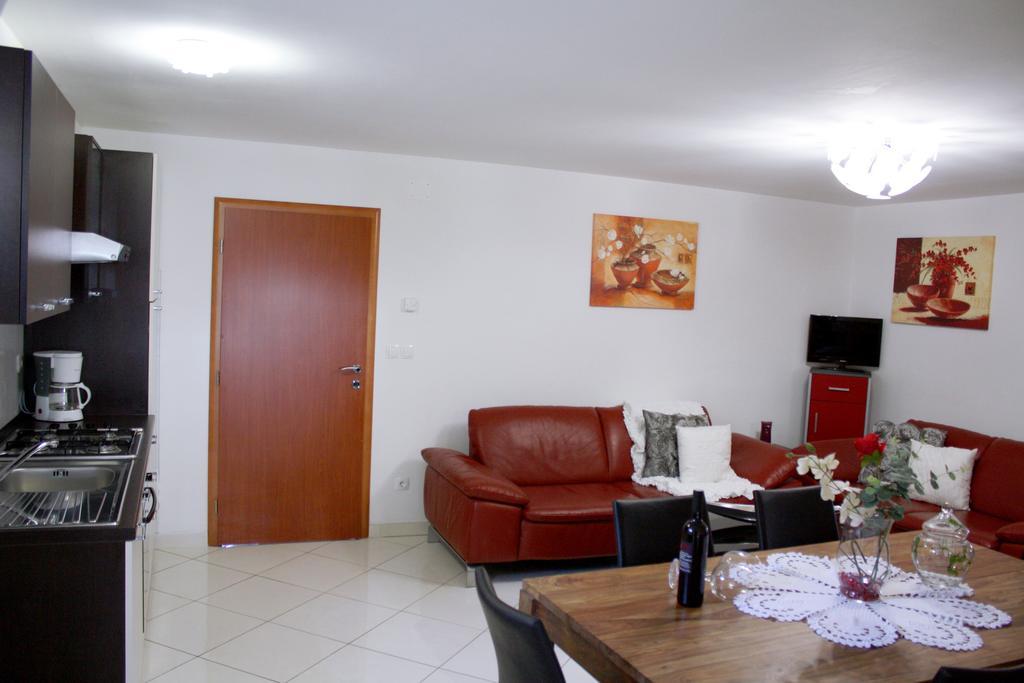 Apartments Villa Lili Umag Oda fotoğraf
